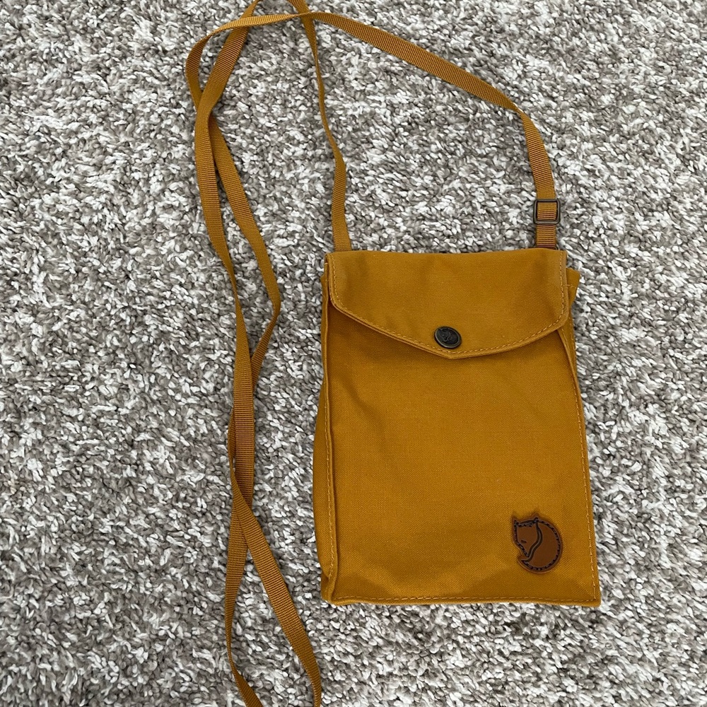 FJÄLLRÄVEN Pocket Mini Crossbody Bag